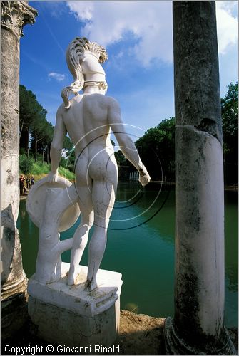 ITALY - VILLA ADRIANA (Tivoli RM) - il Canopo - rievocativo dell'omonima citt egizia - emiciclo nord con colonne e calchi delle statue