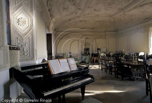 AUSTRIA - BURGENLAND - Bernstein - il castello - sala da pranzo