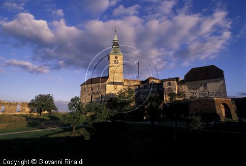 AUSTRIA - BURGENLAND - Gussing - veduta del castello sopra al borgo