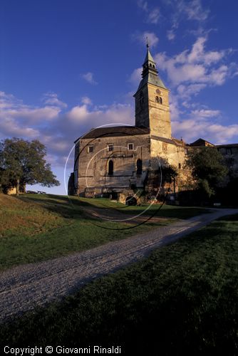 AUSTRIA - BURGENLAND - Gussing - veduta del castello sopra al borgo