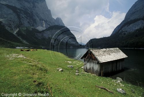 AUSTRIA - SALZKAMMERGUT (GOSAU) - Hinterer Gosausee - dietro il monte Brett Kg (1838 mt.)