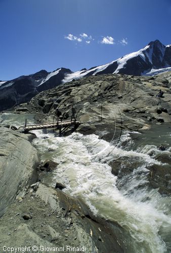 AUSTRIA - Gruppo del Glockner - torrente del ghiacciaio al Elschbergl