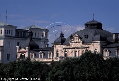 AUSTRIA - SALISBURGO - SALZBURG - scorcio della citt lungo il fiume Saklzach