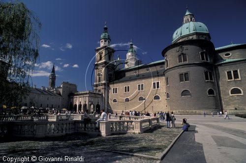 AUSTRIA - SALISBURGO - SALZBURG - Kapitelplatze - sullo sfondo il Dom