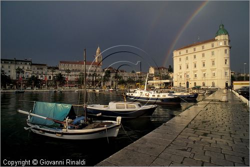 CROATIA - (Croazia) - SPLIT (Spalato) - veduta della citt vecchia dal porto con arcobaleno dopo un temporale