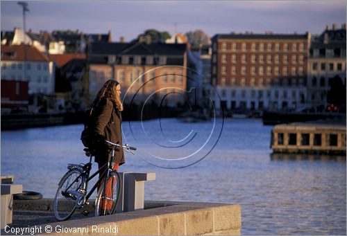 DENMARK - DANIMARCA - COPENHAGEN - lungo il canale Inderhaven