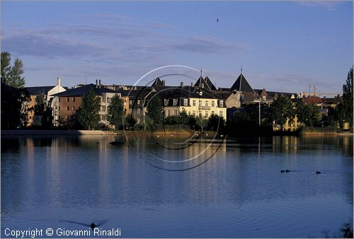 DENMARK - DANIMARCA - COPENHAGEN - quartieri ad ovest dei laghi artificiali sulla riva del Sankt Jorgens So