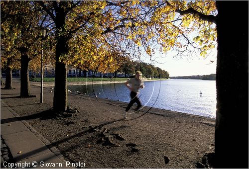 DENMARK - DANIMARCA - COPENHAGEN - veduta di Osterbrogade lungo il lago artificiale Sortedams So