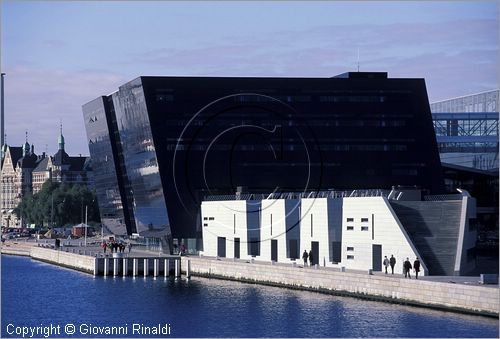 DENMARK - DANIMARCA - COPENHAGEN - The Black Diamond - nuova ala della Royal Library degli architetti Schmidt Hammer e Lassen