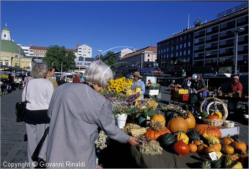 FINLAND - FINLANDIA - TURKU - piazza del mercato