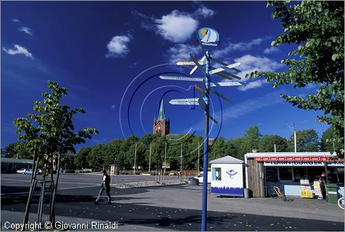 FINLAND - FINLANDIA - UUSIKAUPUNKI - la piazza