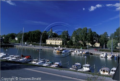 FINLAND - FINLANDIA - UUSIKAUPUNKI - il porto canale