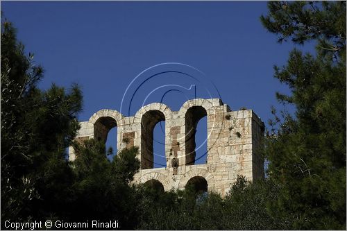 GREECE - ATENE - ATHENS - Acropoli - Acropolis - il teatro Odeion di Erode Attico ai piedi della collina