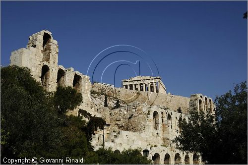 GREECE - ATENE - ATHENS - Acropoli - Acropolis - il teatro Odeion di Erode Attico ai piedi della collina