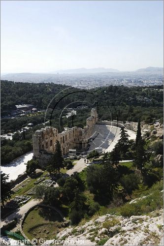 GREECE - ATENE - ATHENS - Acropoli - Acropolis - il teatro Odeion di Erode Attico ai piedi della collina