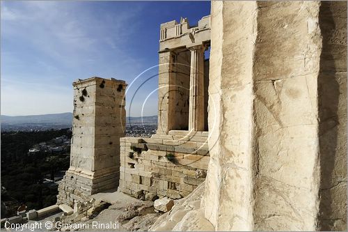 GREECE - ATENE - ATHENS - Acropoli - Acropolis - Monumento di Eumene presso i Propilei