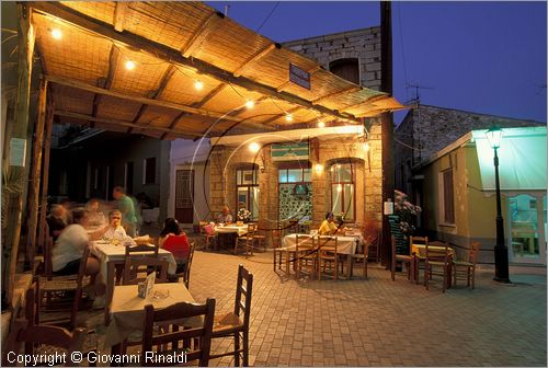 GREECE - CHIOS ISLAND (GRECIA - ISOLA DI CHIOS) - Volissos - la piazza centrale con il ristorante