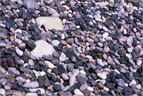 GREECE - CHIOS ISLAND (GRECIA - ISOLA DI CHIOS) - Giosonas - la spiaggia di ciottoli