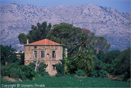 GREECE - CHIOS ISLAND (GRECIA - ISOLA DI CHIOS) - Cambos (Kampos) - tipici edifici cinti da mura, ex residenze di ricchi mercanti greci e genovesi a partire dal XIV secolo