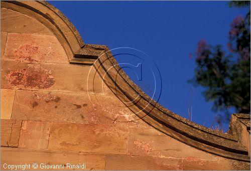 GREECE - CHIOS ISLAND (GRECIA - ISOLA DI CHIOS) - Cambos (Kampos) - tipici edifici cinti da mura, ex residenze di ricchi mercanti greci e genovesi a partire dal XIV secolo