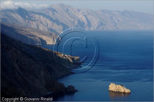 GRECIA - GREECE - Isole Cicladi - Amorgos - veduta della costa orientale