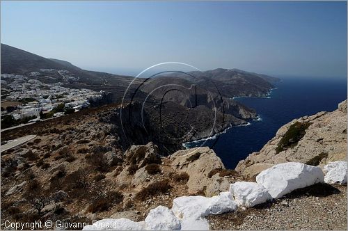 GRECIA - GREECE - Isole Cicladi - Folegandros - veduta della costa nord dal sentiero per la Panaghia