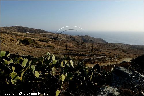 GRECIA - GREECE - Isole Cicladi - Folegandros - costa sud ovest vista da Zoodholos Pighi