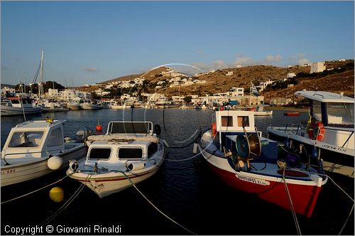 GRECIA - GREECE - Isole Cicladi - Ios - Ormos (porto)