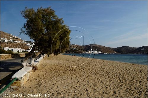 GRECIA - GREECE - Isole Cicladi - Ios -  Ormos - la spiaggia adiacente al porto