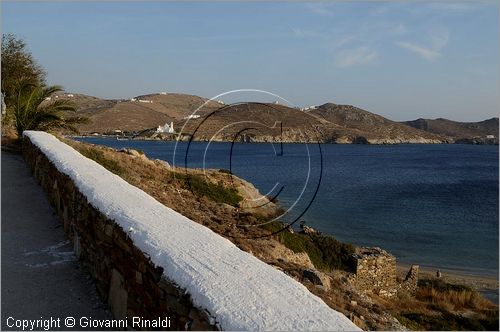 GRECIA - GREECE - Isole Cicladi - Ios -  Ormos - Tzamaria beach e dietro Aghia Irini