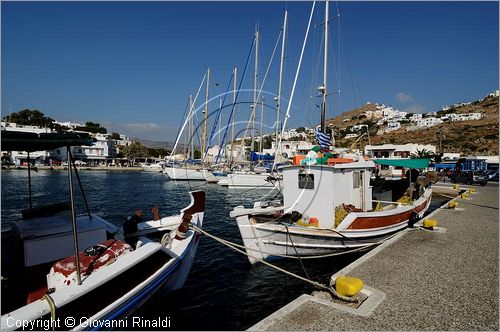 GRECIA - GREECE - Isole Cicladi - Ios -  il porto Ghialos