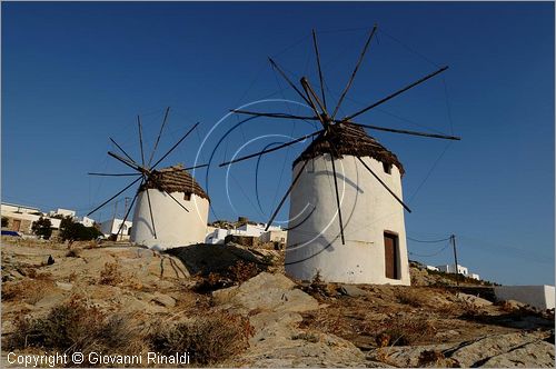 GRECIA - GREECE - Isole Cicladi - Ios - Chora - mulini