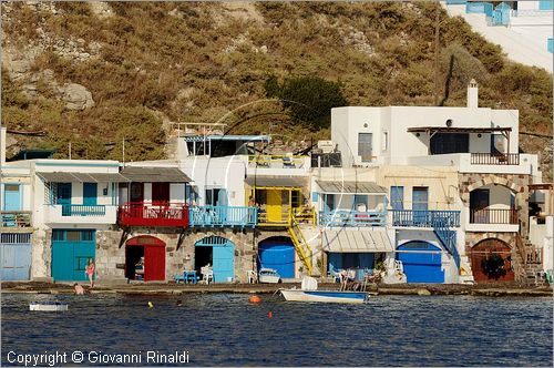 GRECIA - GREECE - Isole Cicladi - Milos - Klima - villaggio di pescatori a nord del porto