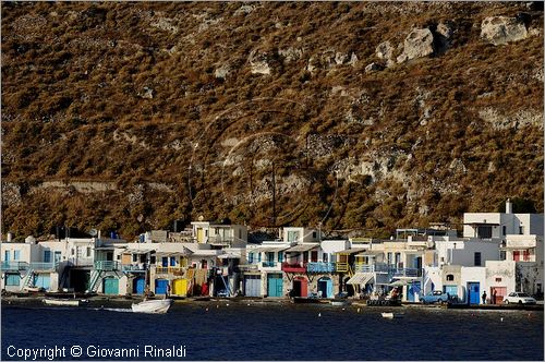 GRECIA - GREECE - Isole Cicladi - Milos - Klima - villaggio di pescatori a nord del porto