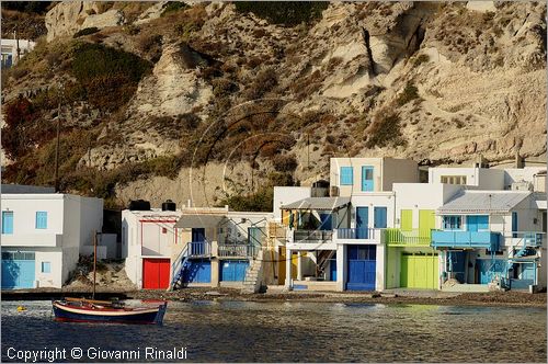 GRECIA - GREECE - Isole Cicladi - Milos - Klima - villaggio di pescatori a nord del porto