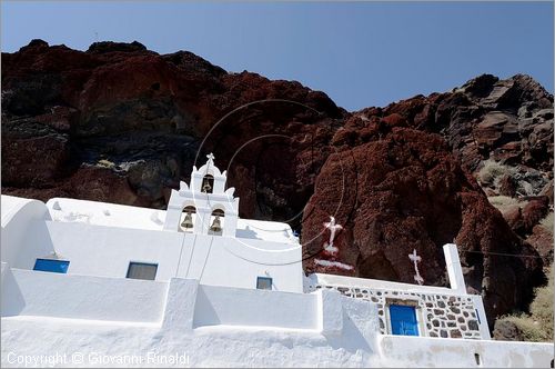 GRECIA - GREECE - Isole Cicladi - Santorini - costa sud - Aghios Nikolaos presso la Kokkini bay (spiaggia rossa)