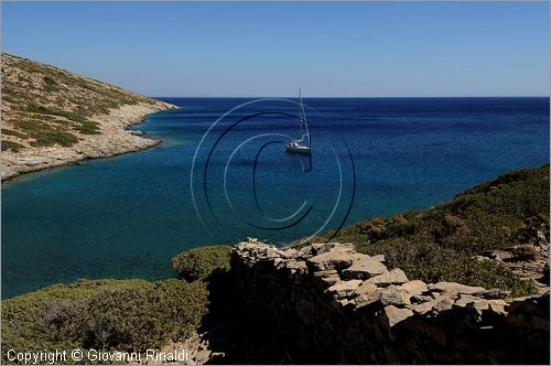 GRECIA - GREECE - Isole del Dodecaneso - Dodecanese Islands - Isola di Agatonissi (Agathonisi) - la costa sud tra capo Gourna e capo Protali