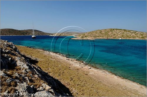 GRECIA - GREECE - Isole del Dodecaneso - Dodecanese Islands - Isola di Arki - costa sud tra le isolette di Macronisi, Tsouka e Kalovolos