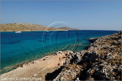 GRECIA - GREECE - Isole del Dodecaneso - Dodecanese Islands - Isola di Arki - costa sud tra le isolette di Macronisi, Tsouka e Kalovolos