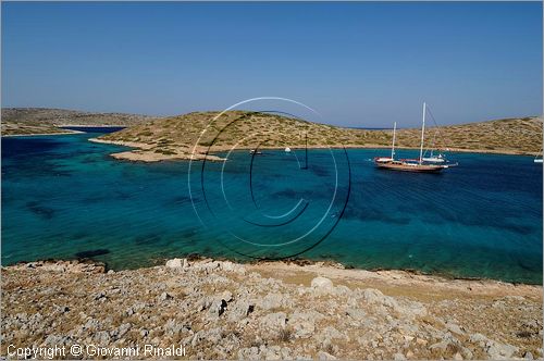 GRECIA - GREECE - Isole del Dodecaneso - Dodecanese Islands - Isola di Arki - costa sud tra le isolette di Macronisi, Tsouka e Kalovolos