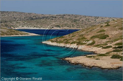 GRECIA - GREECE - Isole del Dodecaneso - Dodecanese Islands - Isola di Arki - costa sud tra le isolette di Macronisi, Tsouka e Kalovolos