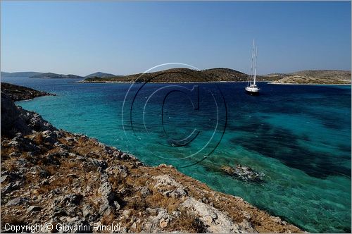 GRECIA - GREECE - Isole del Dodecaneso - Dodecanese Islands - Isola di Arki - costa sud tra le isolette di Macronisi, Tsouka e Kalovolos