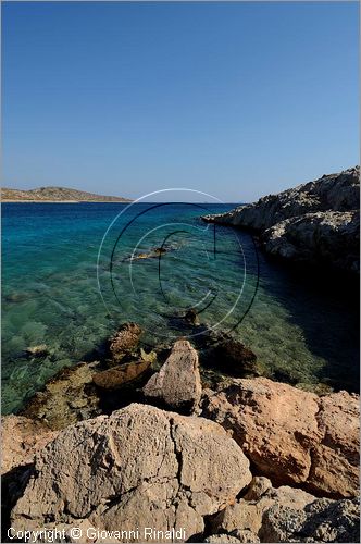 GRECIA - GREECE - Isole del Dodecaneso - Dodecanese Islands - Isola di Arki - costa sud tra le isolette di Macronisi, Tsouka e Kalovolos