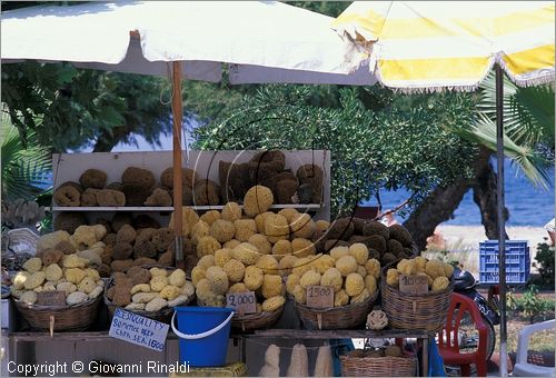 GREECE - Dodecanneso - Isola di Kos - venditore di spugne