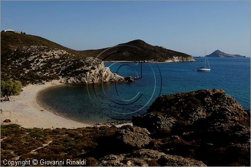 GRECIA - GREECE - Isole del Dodecaneso - Dodecanese Islands - Isola di Patmos - la costa presso Alyki Beach - tra Capo Tripiti e l'isoletta di Kedronisi