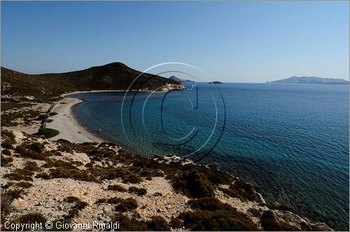 GRECIA - GREECE - Isole del Dodecaneso - Dodecanese Islands - Isola di Patmos - la costa presso Alyki Beach - tra Capo Tripiti e l'isoletta di Kedronisi