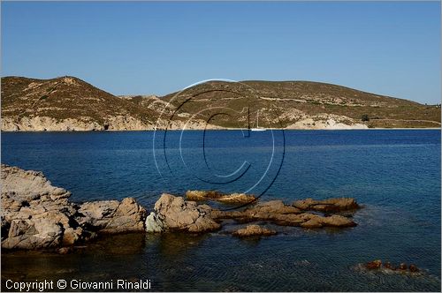 GRECIA - GREECE - Isole del Dodecaneso - Dodecanese Islands - Isola di Patmos - la costa presso Alyki Beach -vista dall'isoletta di Kedronisi