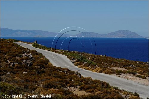 GRECIA - GREECE - Isole del Dodecaneso - Dodecanese Islands - Isola di Patmos - strada sulla costa nord da Kambos  ad Aghios Nikolaos