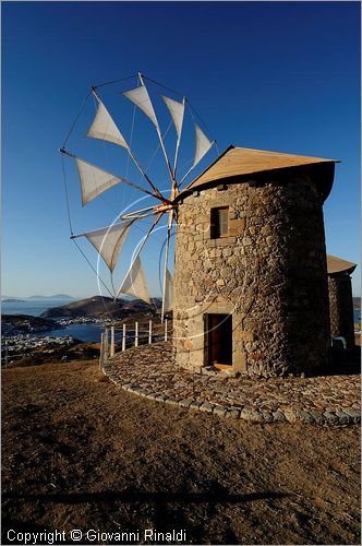 GRECIA - GREECE - Isole del Dodecaneso - Dodecanese Islands - Isola di Patmos - Hora - mulini a vento