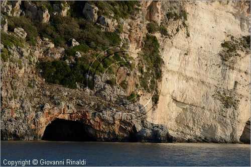 GRECIA - GREECE - Isole Ionie - Ionian Islans - Zacinto Zakynthos - costa nord presso le grotte